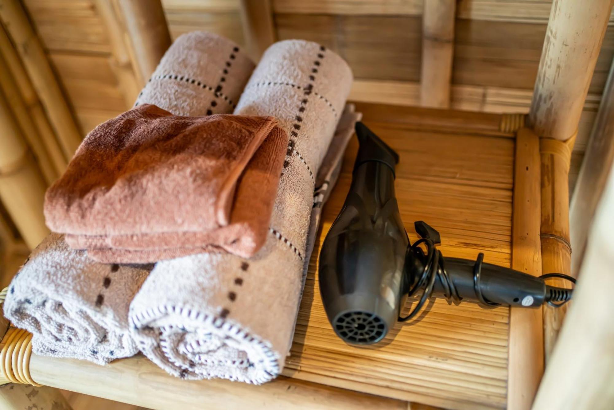 Tegal Bamboo Cottages & Private Hot Spring Baturaja  Εξωτερικό φωτογραφία